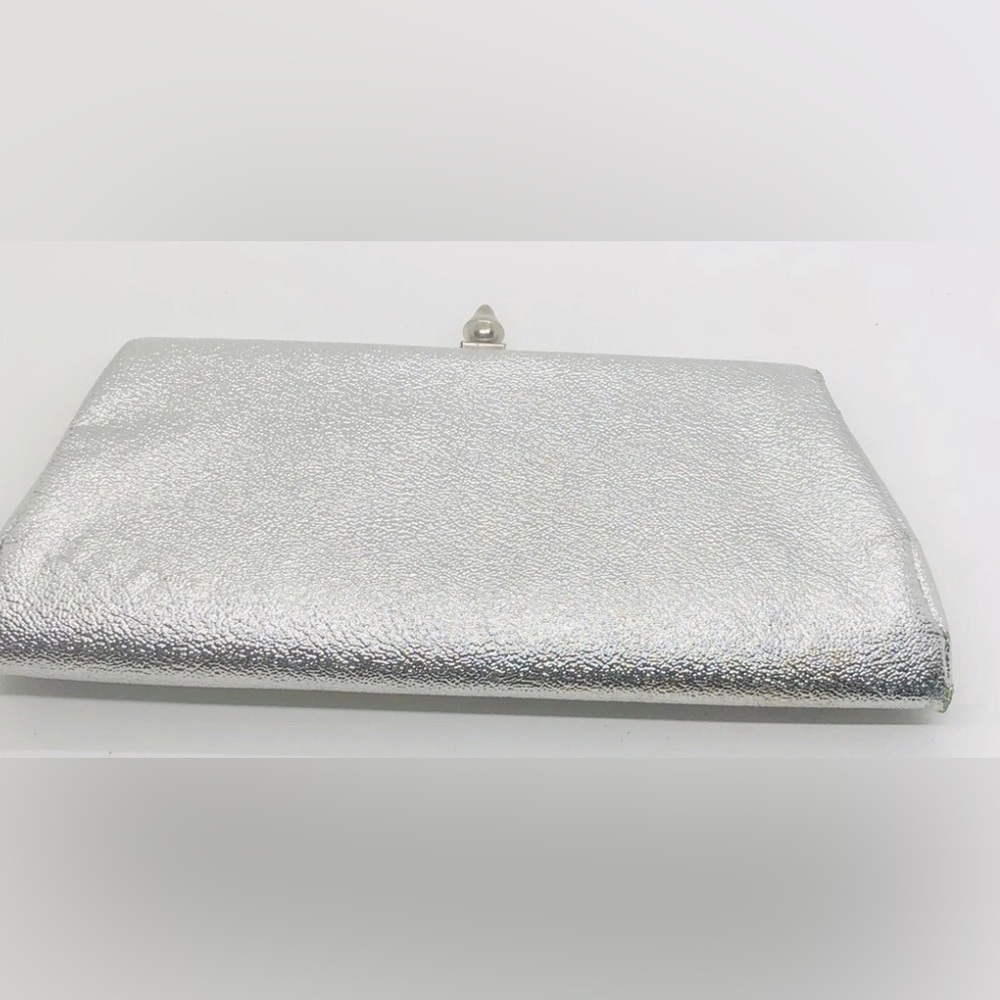 Vintage Shiny Metallic Silver Clutch Purse With Short Chain Strap 1960’s - Picture 3 of 11